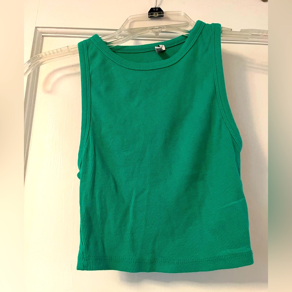 Zara Women’s Ribbed Cropped Tank Top Size S -Kelly green